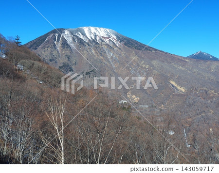 冬季從明智平眺望日光男體山。 143059717