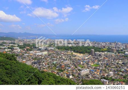 Beppu city center (viewed from Beppu Park, Global Tower, and Beppu Rakutenchi) Beppu city center (viewed from Beppu Park, Global Tower, and Beppu Rakutenchi) 143060251