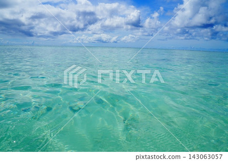 透明度出眾的海 透明度出眾的海 143063057