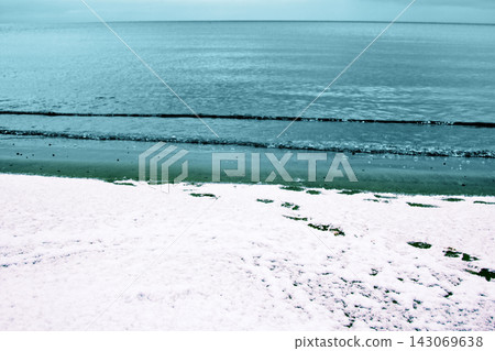 first snow on the beach 143069638