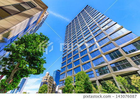 Tokyo, Minato Ward, Shiba urban landscape: Sumitomo Shiba Park Building Tokyo, Minato Ward, Shiba urban landscape: Sumitomo Shiba Park Building 143076087
