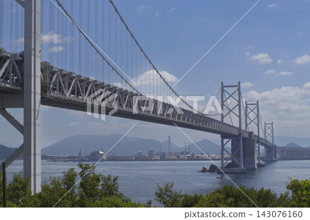瀨戶大橋和晴朗天氣下的藍天 瀨戶大橋和晴朗天氣下的藍天 143076160
