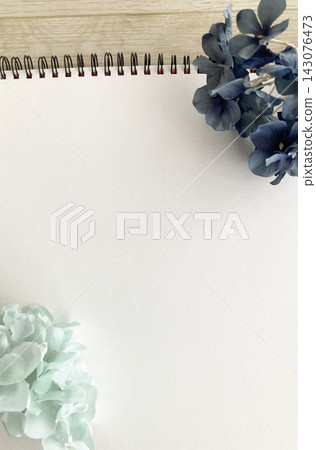 Hydrangeas and flowers in nuanced colors, bridal, calm messages, sketchbooks and chic flowers Hydrangeas and flowers in nuanced colors, bridal, calm messages, sketchbooks and chic flowers 143076473