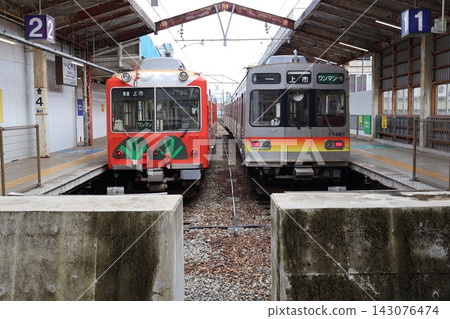 A train stopped at Dentetsu Toyama Station (1-chome, Sakuramachi, Toyama City, Toyama Prefecture) A train stopped at Dentetsu Toyama Station (1-chome, Sakuramachi, Toyama City, Toyama Prefecture) 143076474