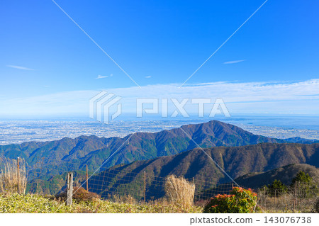 A view of Mt. Oyama and the Kanto Plain from Ryugababa in Tanzawa in late autumn. A view of Mt. Oyama and the Kanto Plain from Ryugababa in Tanzawa in late autumn. 143076738