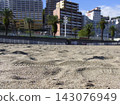 Sandy beach on a sunny day 143076949