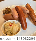 香腸拼盤和酸菜 143082294