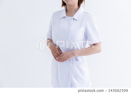穿白大褂的女人 穿白大褂的女人 143082509