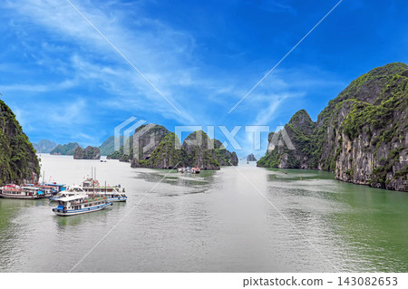Ha Long Bay, a UNESCO World Heritage Site in northern Vietnam. 143082653