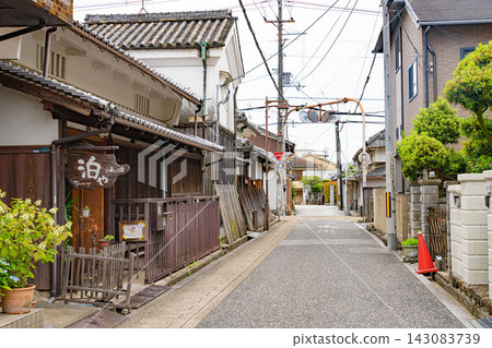 大阪府敦田林市寺內町保留著傳統的聯排別墅和歷史悠久的街景 大阪府敦田林市寺內町保留著傳統的聯排別墅和歷史悠久的街景 143083739