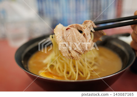 醬油拉麵、醬油叉燒拉麵 醬油拉麵、醬油叉燒拉麵 143087165