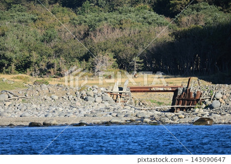 從遊輪上拍攝的知床自然風光,知床是世界自然遺產地(知床)。 從遊輪上拍攝的知床自然風光,知床是世界自然遺產地(知床)。 143090647