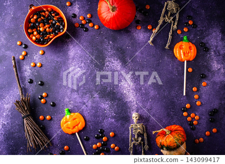 Halloween candy in shape of pumpkin jack-o-lantern Halloween candy in shape of pumpkin jack-o-lantern 143099417