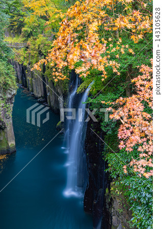 宮崎縣高千穗峽,秋色絢麗,美不勝收。 宮崎縣高千穗峽,秋色絢麗,美不勝收。 143105628