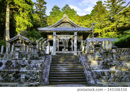 高宗神社(福岡縣糸島市)是一座擁有500多年歷史的神社。 高宗神社(福岡縣糸島市)是一座擁有500多年歷史的神社。 143106338