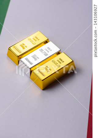 Gold and silver bullion or ingots as metals for bank storage and investments Gold and silver bullion or ingots as metals for bank storage and investments 143106927