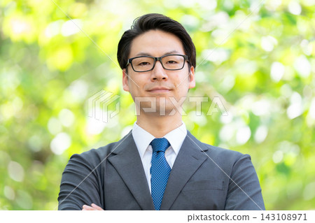 Businessman, Middle-aged, Fresh Green Businessman, Middle-aged, Fresh Green 143108971