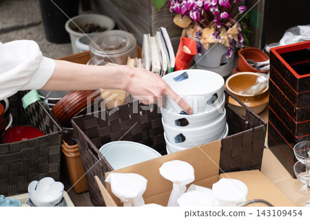 Flea market, on hand Flea market, on hand 143109454