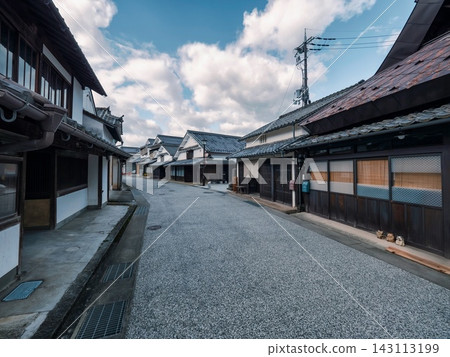日本兵庫縣丹波篠山市河原町妻入商家群街道 日本兵庫縣丹波篠山市河原町妻入商家群街道 143113199