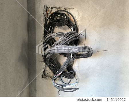 In-wall electrical wiring installation cable bundles and niche preparation In-wall electrical wiring installation cable bundles and niche preparation 143114012