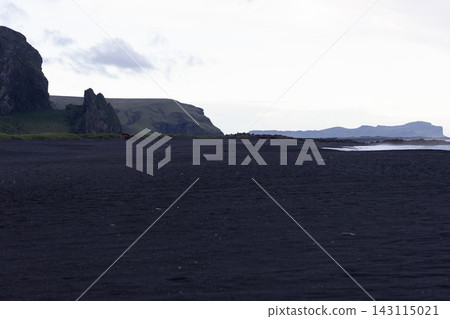 Scenic Vik Black Sand Beach And Rugged Coastal Cliffs In South Iceland Scenic Vik Black Sand Beach And Rugged Coastal Cliffs In South Iceland 143115021