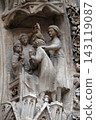 Statues on the Portal on north facade, Notre Dame Cathedral, Paris, UNESCO World Heritage Site in Paris, France 143119087