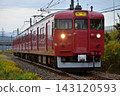 3 trains on the 415-series 800 series running on the Nanao Line 143120593