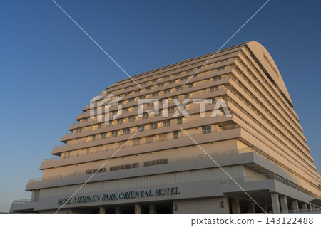 Kobe Meriken Park Oriental Hotel shines against the blue sky Kobe Meriken Park Oriental Hotel shines against the blue sky 143122488