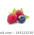 sweet raspberries with blueberries on white backgrounds 143123230