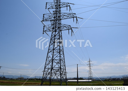 輸電塔高壓交流電 輸電塔高壓交流電 143125413
