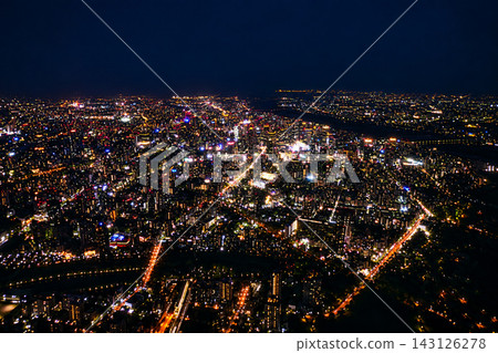 [Night Flight] Flying over central Osaka (Photo taken in September 2026) 143126278