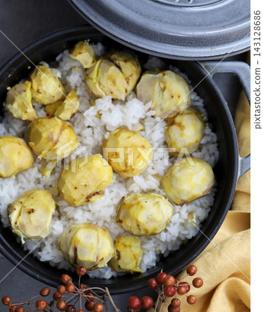 Chestnut rice Chestnut rice 143128686