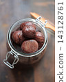 Boiled astringent skin of chestnut 143128761