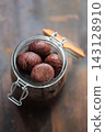 Boiled astringent skin of chestnut 143128910