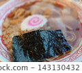 Basic ramen topped with naruto (fish cake) 143130432