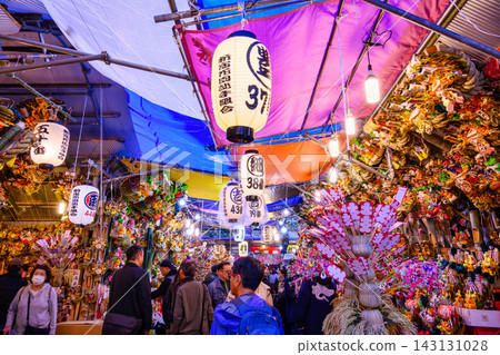 Shinjuku Hanazono Shrine Otori Festival, Tori no Ichi, lucky rakes on the day of the rooster, scenery from the rake market Shinjuku Hanazono Shrine Otori Festival, Tori no Ichi, lucky rakes on the day of the rooster, scenery from the rake market 143131028