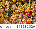 Shinjuku Hanazono Shrine Otori Festival, Tori no Ichi, lucky rakes on the day of the rooster, scenery from the rake market 143131029