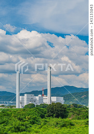 從淀川左岸眺望高槻能源中心,大阪府高槻市枚方市一側。 從淀川左岸眺望高槻能源中心,大阪府高槻市枚方市一側。 143133843