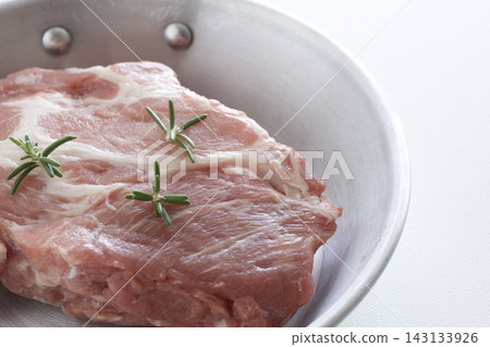 迷迭香豬肉塊 迷迭香豬肉塊 143133926