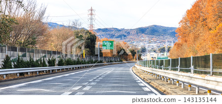 Autumn foliage in the mountains and a view of the Chuo Expressway from the main road. Autumn foliage in the mountains and a view of the Chuo Expressway from the main road. 143135144