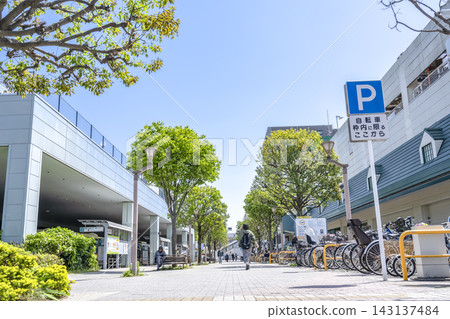 神奈川縣橫濱市瀨谷站廣場及週邊街景 神奈川縣橫濱市瀨谷站廣場及週邊街景 143137484
