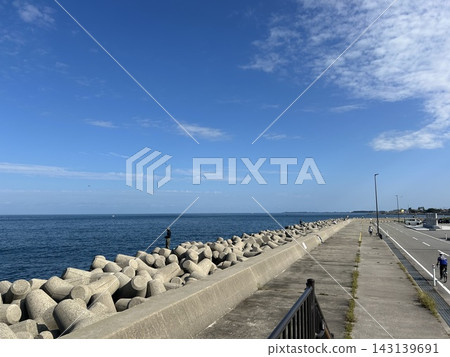 通往大海的路 通往大海的路 143139691