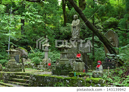 大山寺：佐佐木高綱真人大小地藏菩薩像 143139942