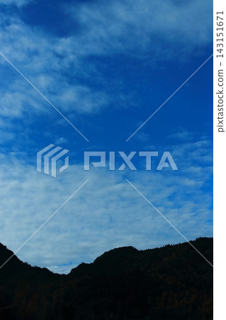 冬天的天空和白雲 冬天的天空和白雲 143151671