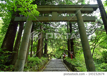 Torii gate of the inner shrine of Ogamiyama Shrine, Tottori Prefecture Torii gate of the inner shrine of Ogamiyama Shrine, Tottori Prefecture 143152674