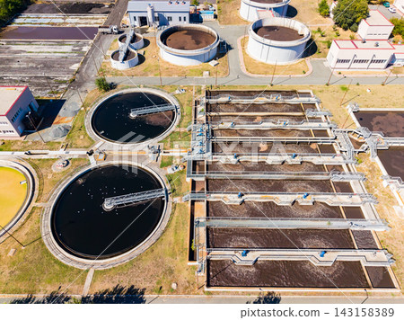 System for water treatment in a facility with multiple tanks and machinery in operation during daytime System for water treatment in a facility with multiple tanks and machinery in operation during daytime 143158389