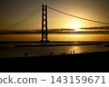 黃昏時的明石海峽大橋 黃昏時的明石海峽大橋 143159671