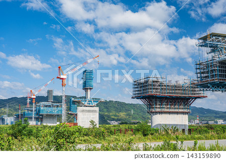 Construction work on the Shin-Meishin Expressway, Hirakata City and Takatsuki City, Osaka Prefecture Construction work on the Shin-Meishin Expressway, Hirakata City and Takatsuki City, Osaka Prefecture 143159890