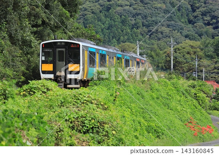 水根線：“E130系列列車在水根線上運行” 143160845