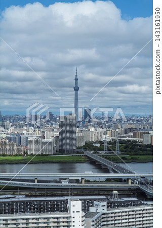 從東京江戶川區船堀塔的觀景台上眺望東京的夏日景色 從東京江戶川區船堀塔的觀景台上眺望東京的夏日景色 143161950